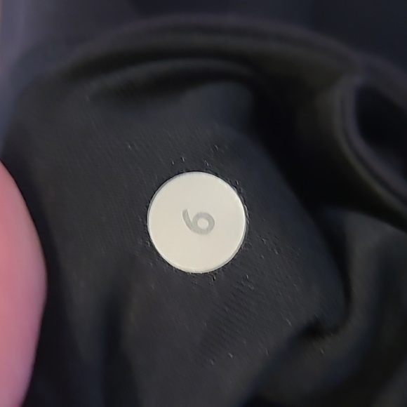 Lululemon Black Leggings Size 6 - Picture 4 of 6